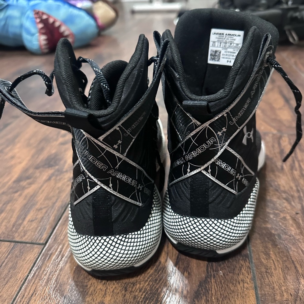 Under Armour Men's Black and White Athletic Shoes - Picture 4 of 5